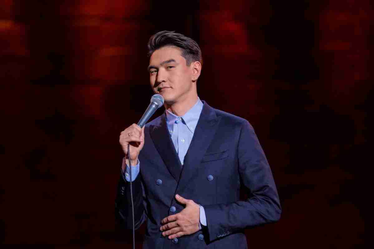 Нурлан Сабуров: как комик из Казахстана стал звездой Stand Up-шоу