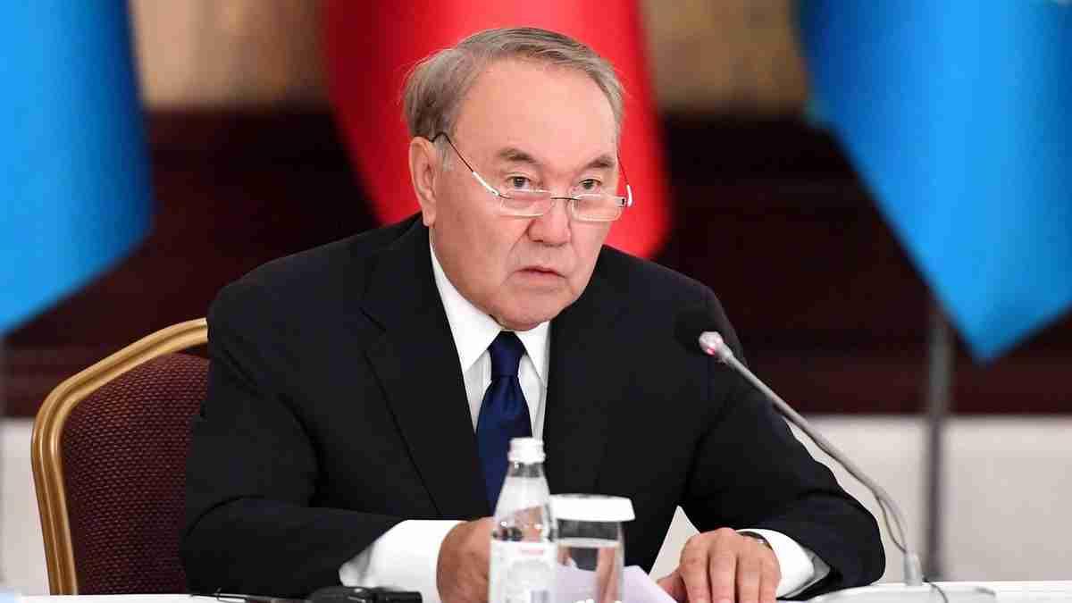 Назарбаев созвал политбюро Nur Otan