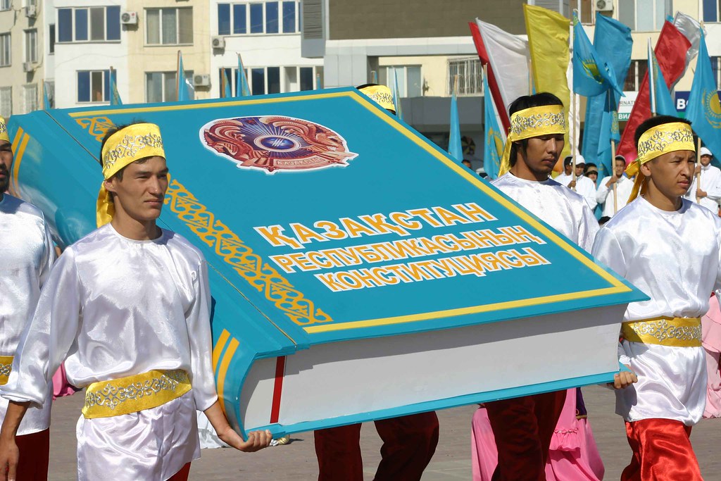 В Конституцию Казахстана внесут изменения