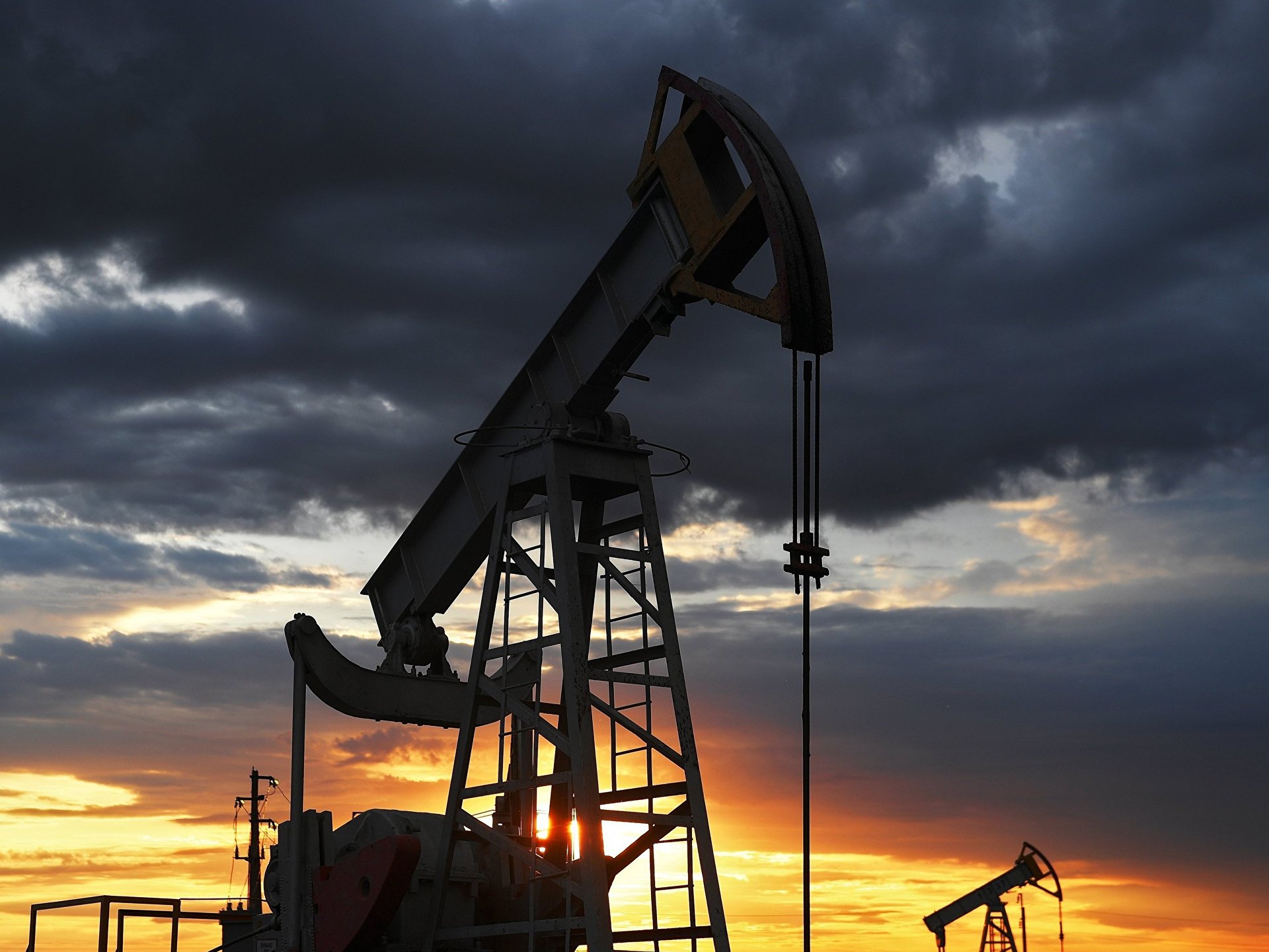 Рост цен на нефть не отразился на курсе тенге